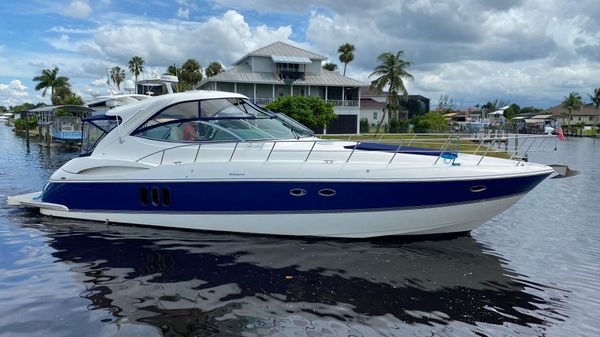 Cruisers Yachts 52 Express 