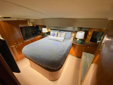 Cruisers Yachts 52 Express image