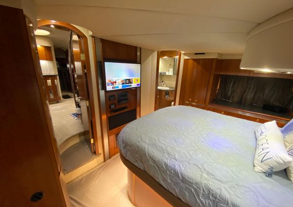 Cruisers Yachts 52 Express image