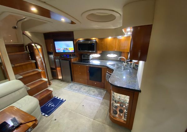 Cruisers Yachts 52 Express image