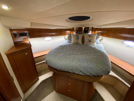 Cruisers Yachts 52 Express image