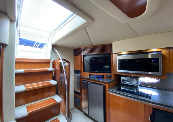 Cruisers Yachts 52 Express image