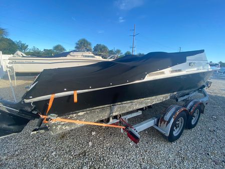 Avanti 27 Raceboat image