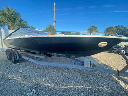 Avanti 27 Raceboat image