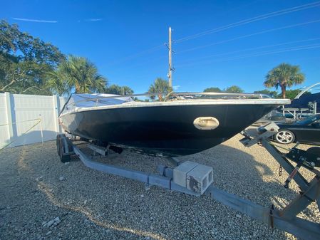 Avanti 27 Raceboat image