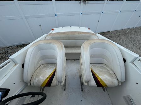 Avanti 27-RACEBOAT image