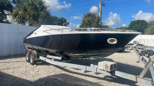 Avanti 27 Raceboat