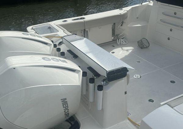 Boston Whaler 325 Conquest image