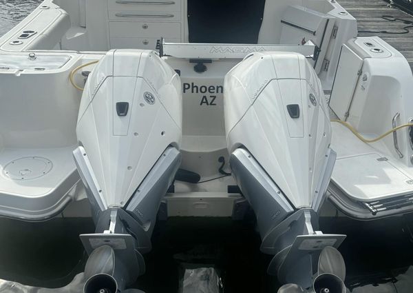 Boston Whaler 325 Conquest image