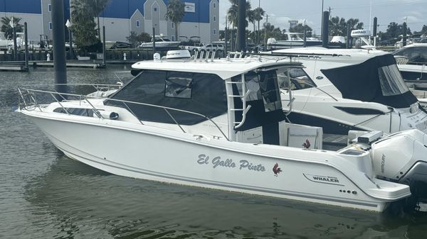 Boston Whaler 325 Conquest 