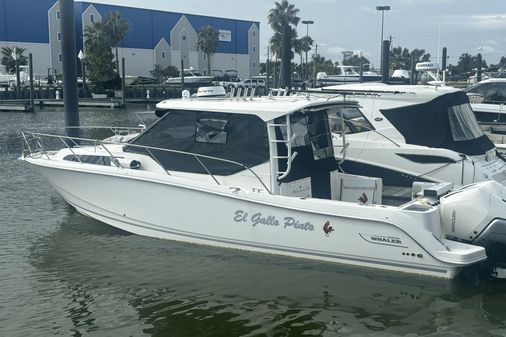 Boston Whaler 325 Conquest image