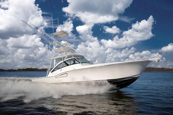 Albemarle 41 Custom Carolina Edition - main image