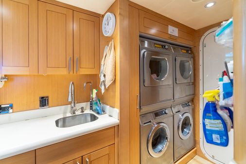 Westport 40M image