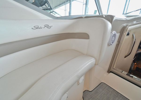 Sea Ray 320 Sundancer image