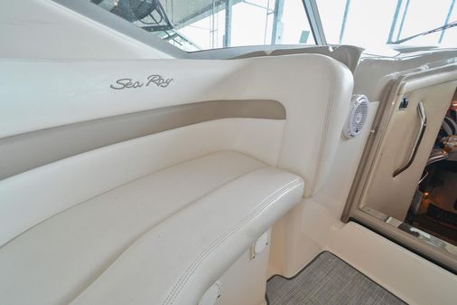 Sea Ray 320 Sundancer image