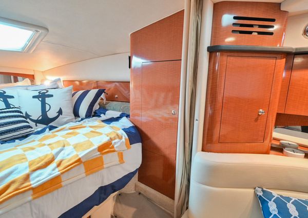 Sea Ray 320 Sundancer image