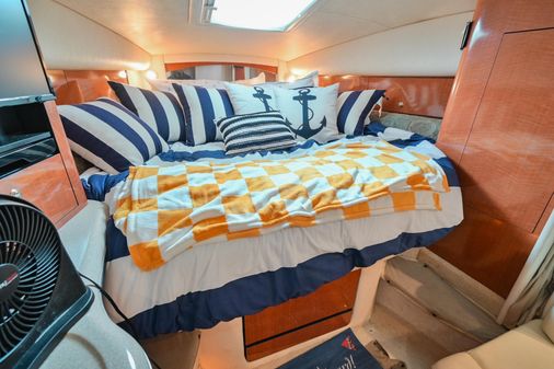 Sea Ray 320 Sundancer image