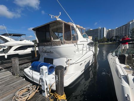 Cruisers Yachts 4450 Express Motoryacht image