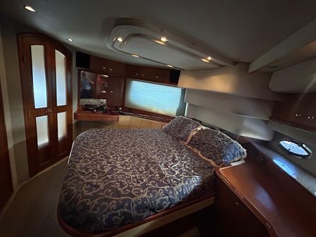 Cruisers Yachts 4450 Express Motoryacht image