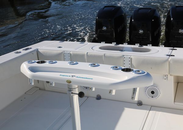 Venture 39 Center Console image