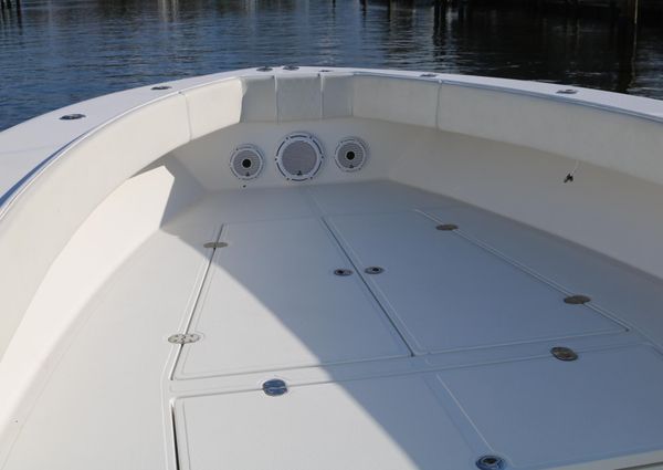 Venture 39 Center Console image