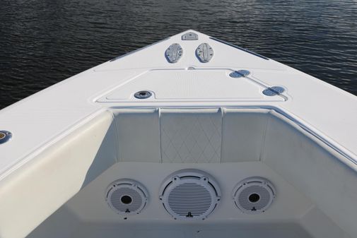 Venture 39 Center Console image