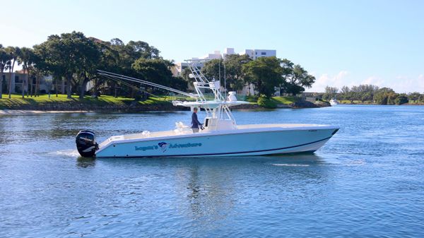 Venture 39 Center Console