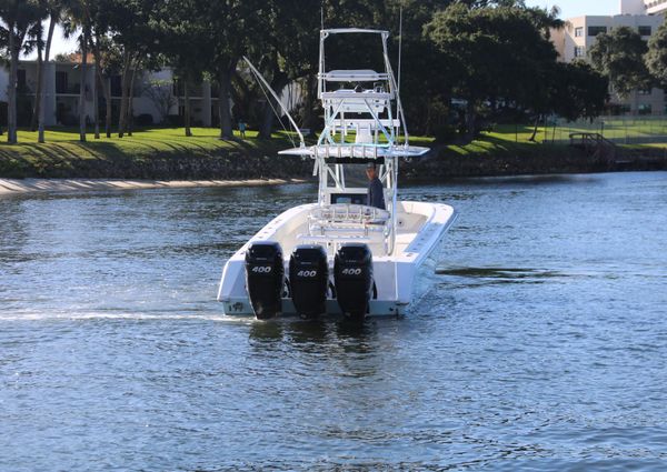 Venture 39 Center Console image