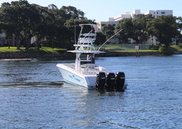 Venture 39 Center Console image