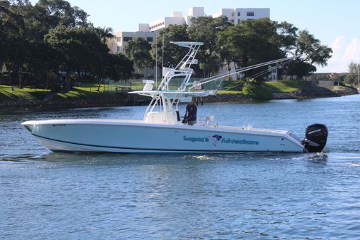 Venture 39 Center Console image