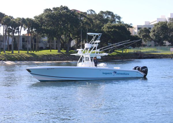 Venture 39 Center Console image