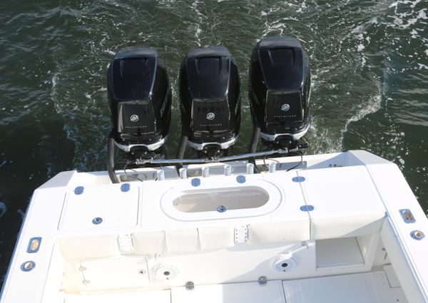 Venture 39 Center Console image