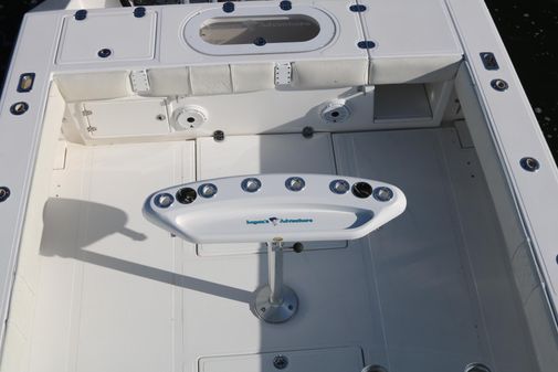 Venture 39 Center Console image