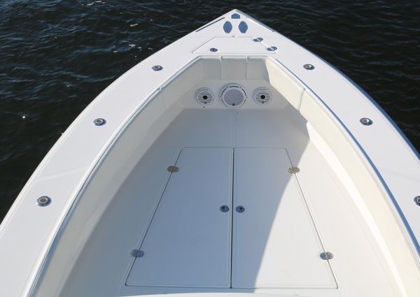 Venture 39 Center Console image