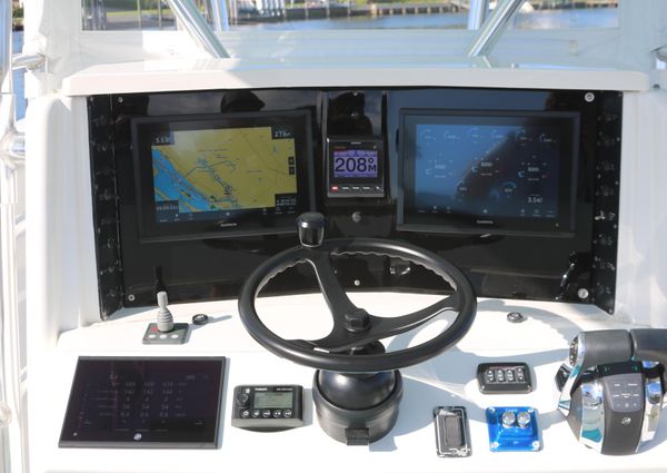 Venture 39 Center Console image