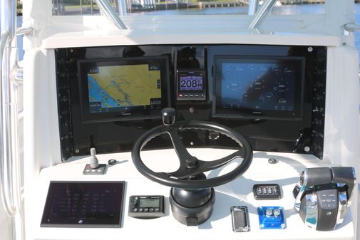 Venture 39 Center Console image