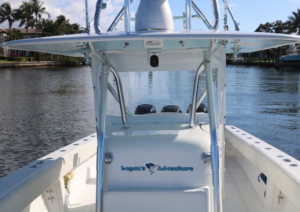 Venture 39 Center Console image