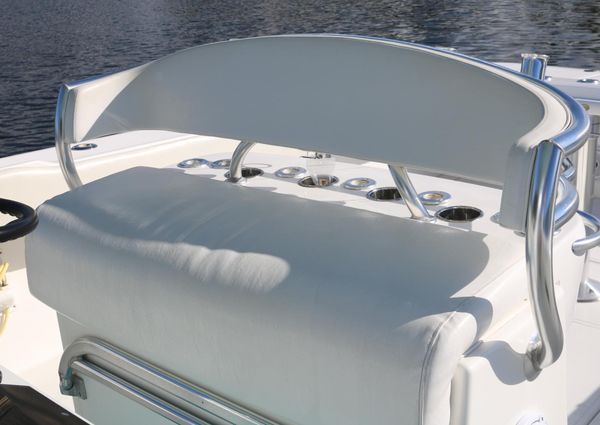 Venture 39 Center Console image