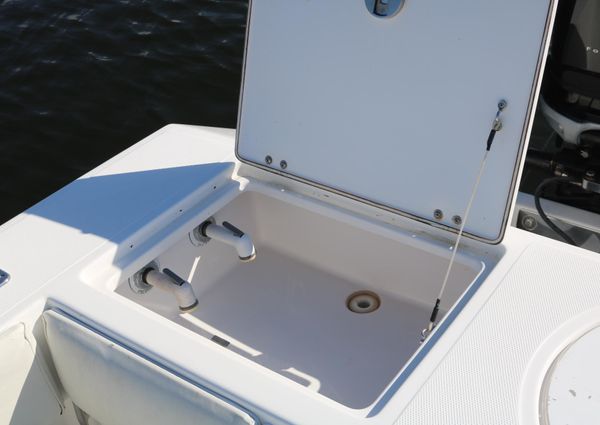 Venture 39 Center Console image