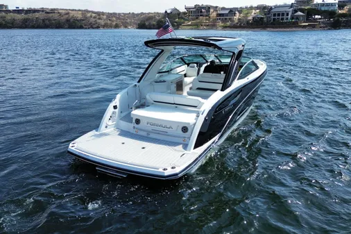 Formula 360 Crossover Bowrider I/O image
