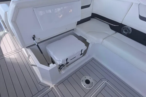 Formula 360-CROSSOVER-BOWRIDER-I-O image