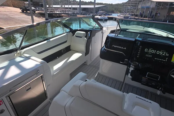 Formula 360-CROSSOVER-BOWRIDER-I-O image