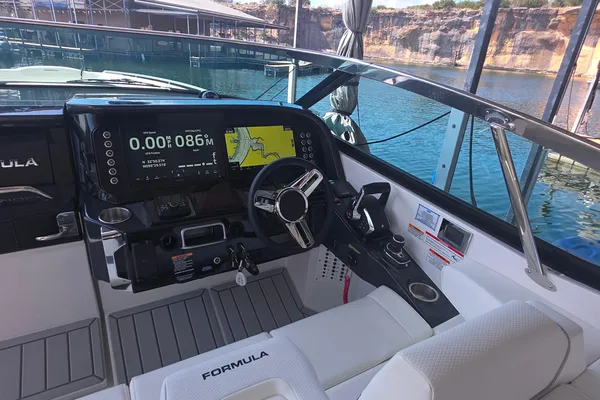 Formula 360-CROSSOVER-BOWRIDER-I-O image