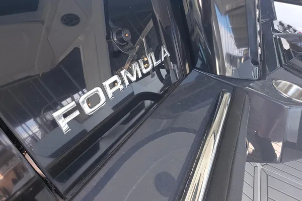 Formula 360-CROSSOVER-BOWRIDER-I-O image