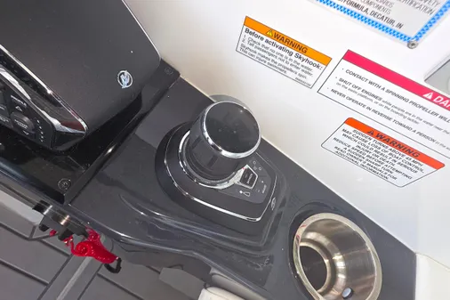 Formula 360 Crossover Bowrider I/O image