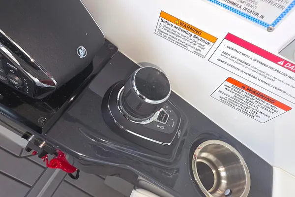 Formula 360-CROSSOVER-BOWRIDER-I-O image