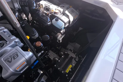 Formula 360 Crossover Bowrider I/O image