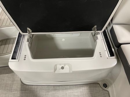 Crownline Eclipse E235 XS image