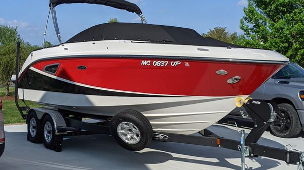 Sea Ray SLX 230