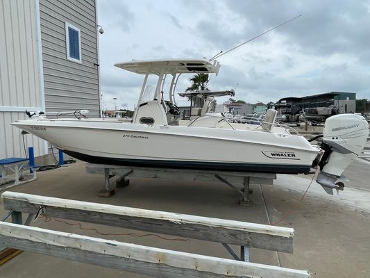 Boston Whaler 270 Dauntless - main image